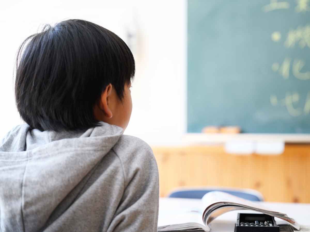 冬期講習を受けている小学生の画像