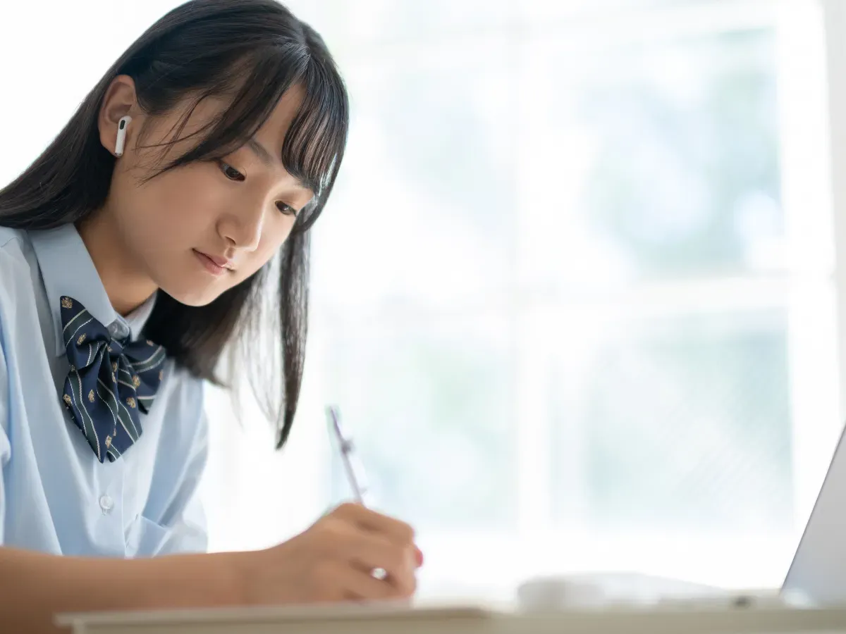 自習を行う学生