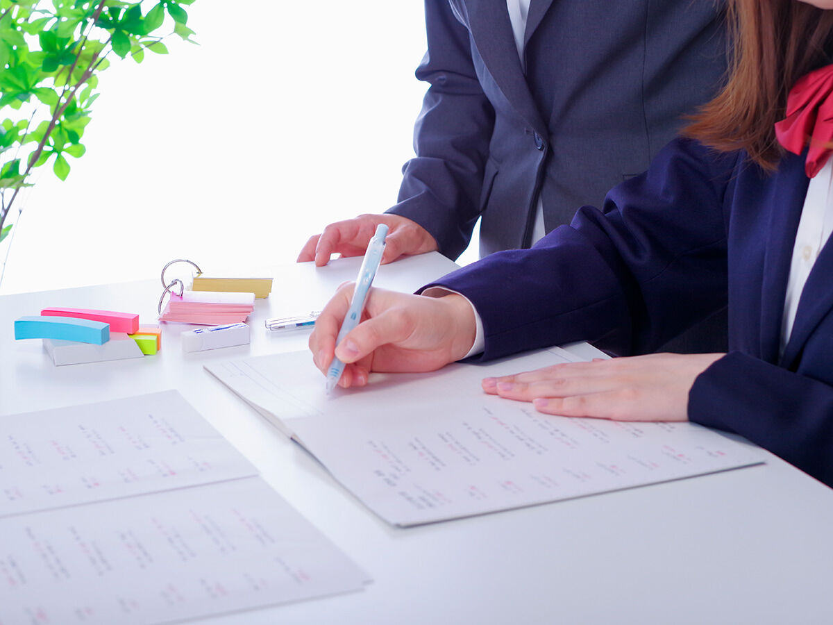 体験授業を受けている学生の画像