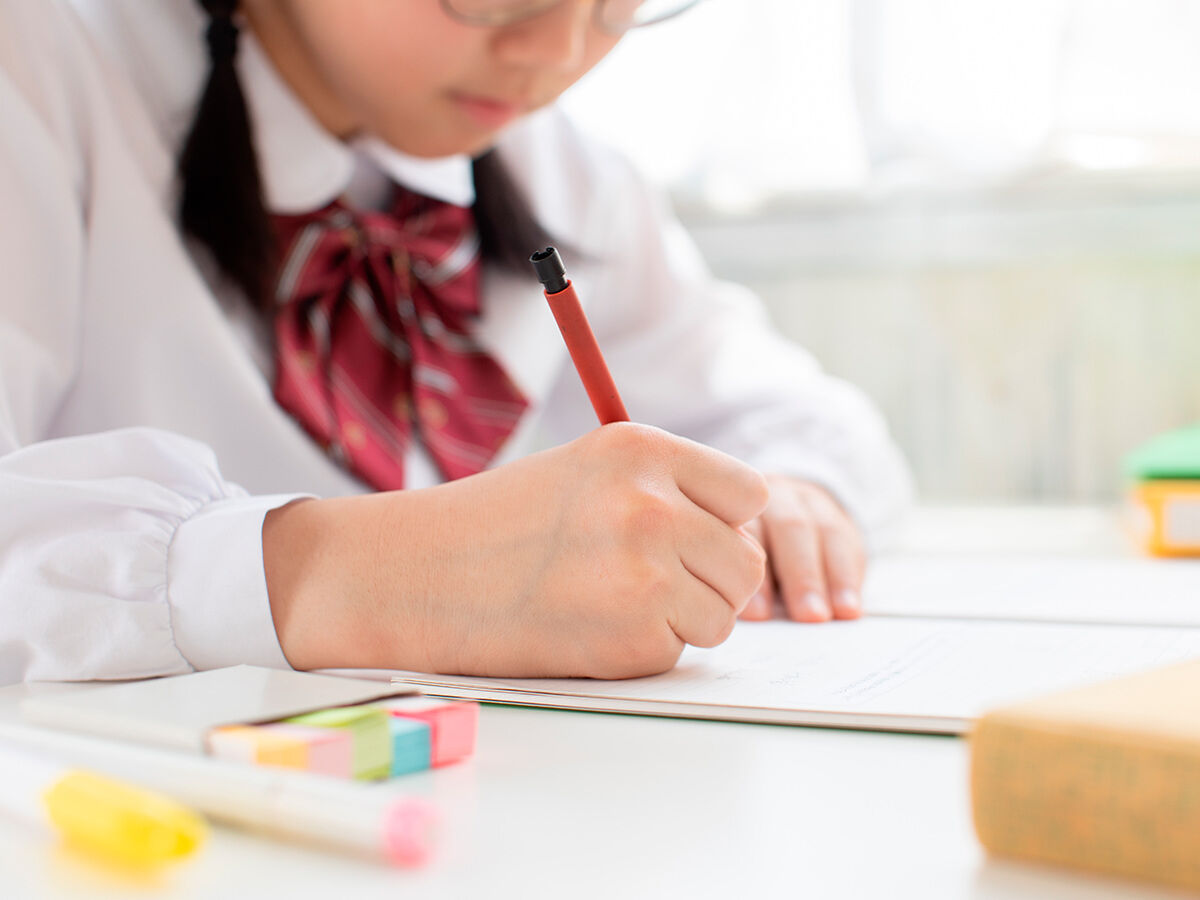 冬期講習を受けている小学生の画像