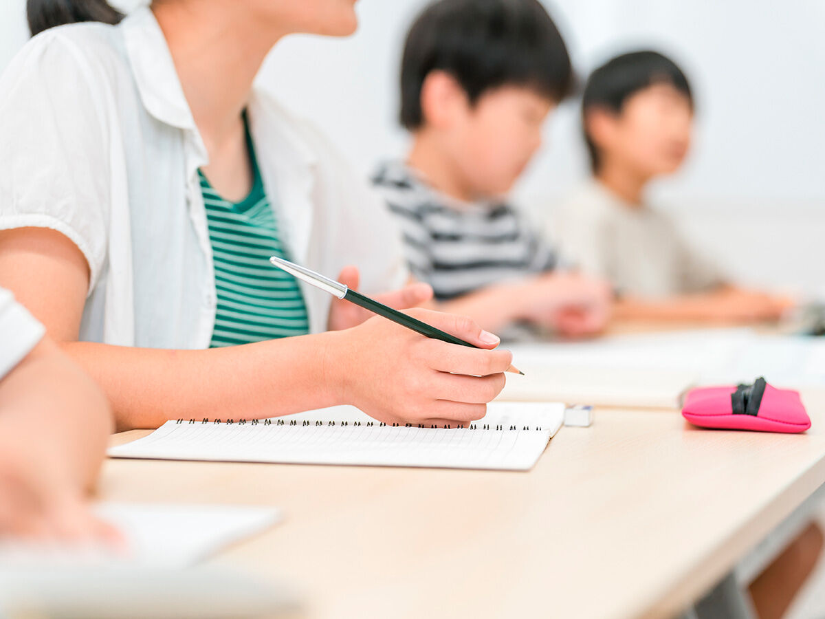 早稲田アカデミーで勉強している学生の画像