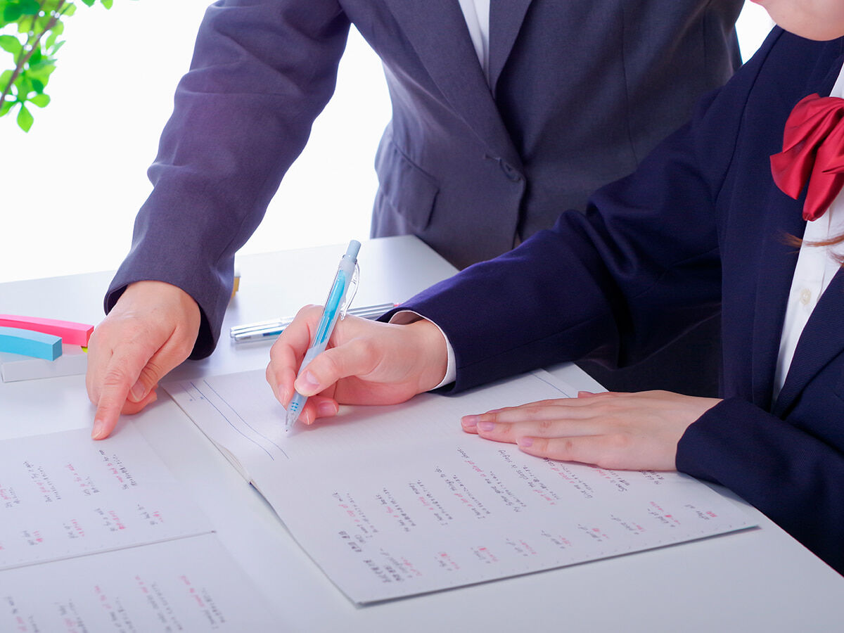 冬期講習を受けている中3生の画像