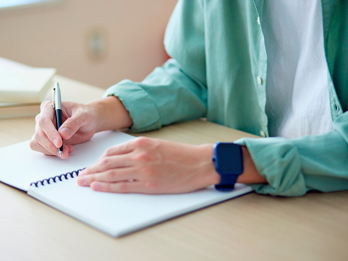 四谷学院で勉強している学生の画像